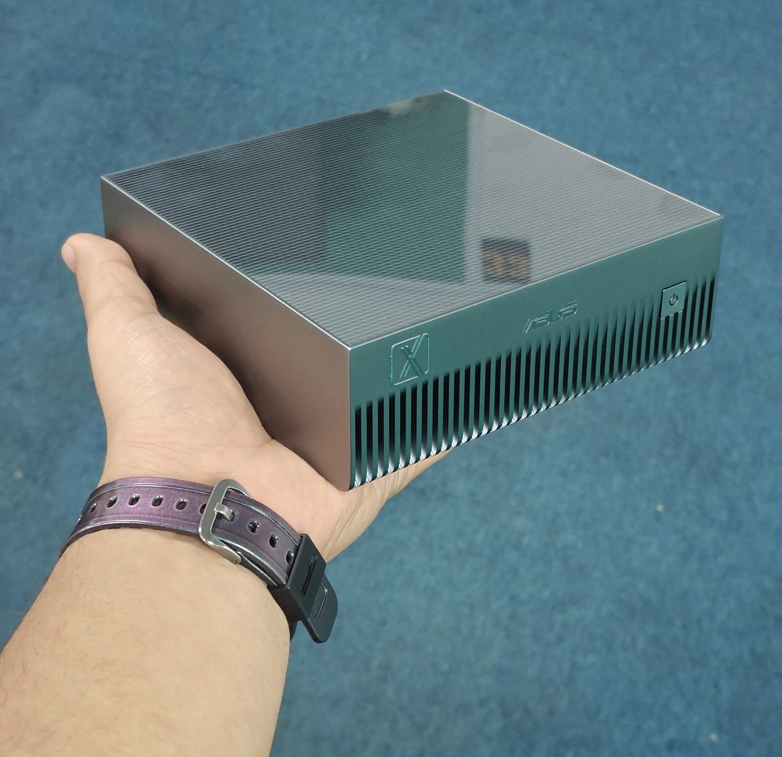 NVIDIA GB10 DGX Spark supercomputer desktop AI